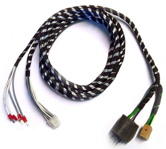 AH-AMPC-2CH3 vahvistimen asennuskaapeli 3m, Quadlock